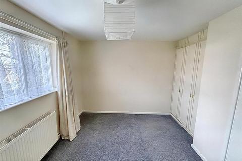 3b Bathford Close, Eastbourne, BN23 7NS