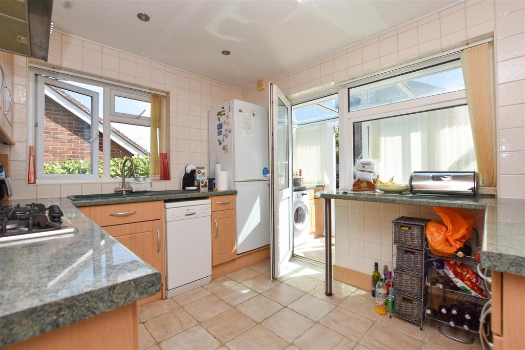 Eridge Road, Eastbourne 3 bed detached bungalow for sale £340,000
