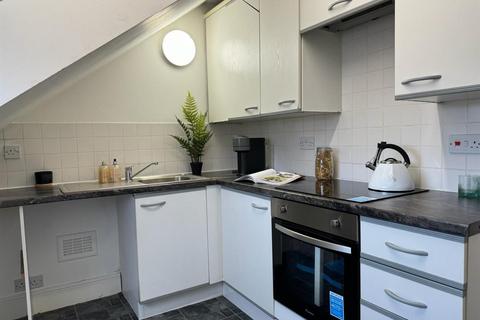 1 bedroom flat to rent - Connaught Road, London