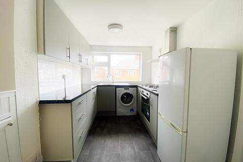 2 bedroom apartment to rent - Lisle Street, Wallsend