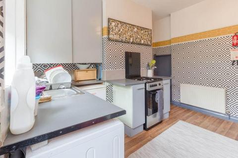 4 bedroom terraced house for sale, Shay Lane, Halifax, HX2