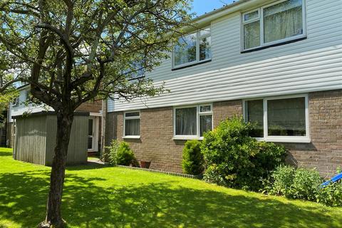56 Warwick Gardens, Thames Ditton, KT7 0RB