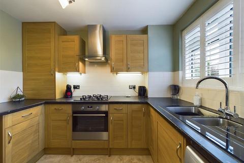 56 Warwick Gardens, Thames Ditton, KT7 0RB