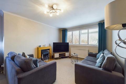 56 Warwick Gardens, Thames Ditton, KT7 0RB