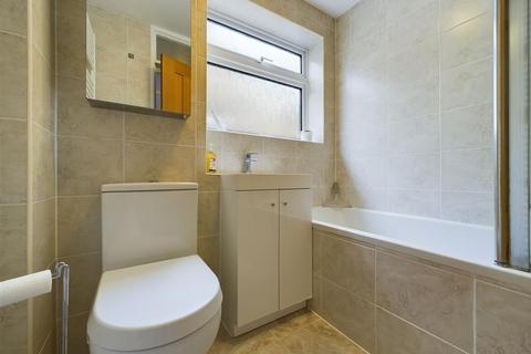 56 Warwick Gardens, Thames Ditton, KT7 0RB