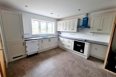 3 bedroom detached house for sale, Fore Street, Lifton