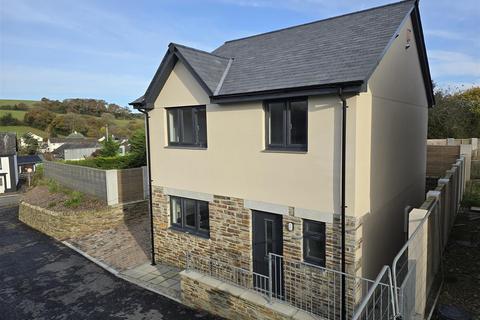 3 bedroom detached house for sale, Fore Street, Lifton