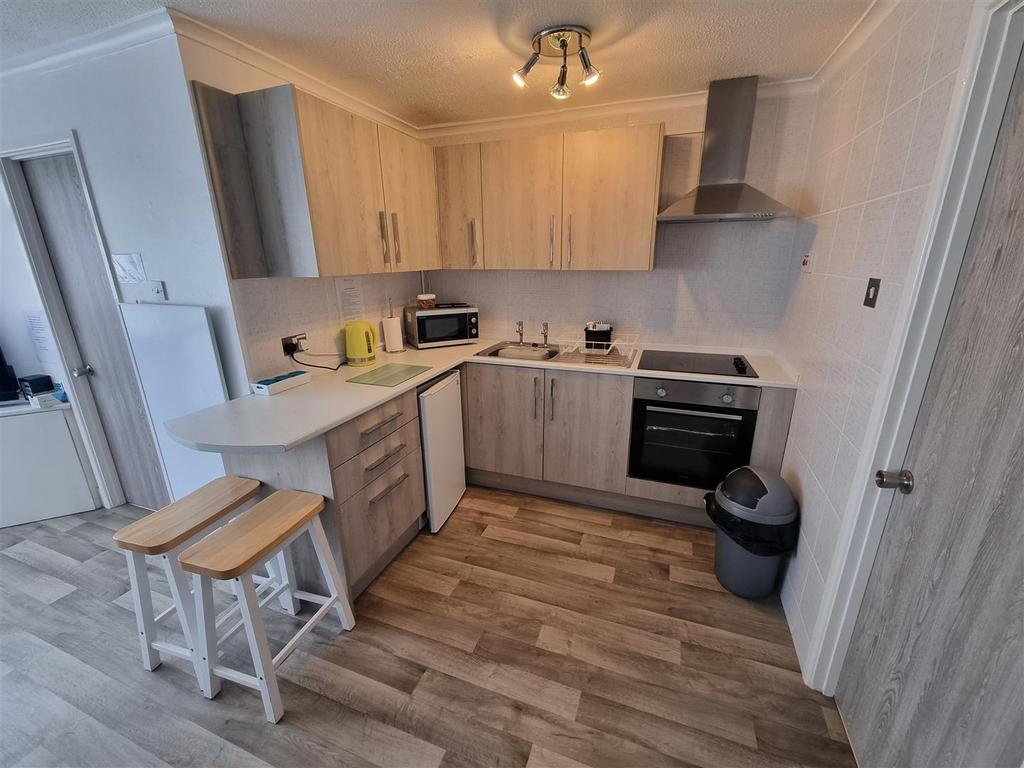 Lounge/Kitchen 3