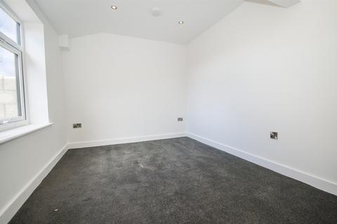 2 bedroom apartment for sale, London Road, Hazel Grove, Stockport