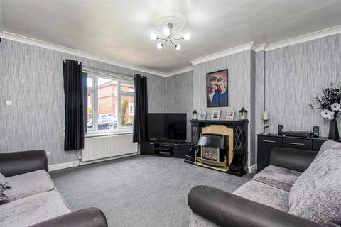 3 bedroom semi-detached house for sale, Park Avenue, Wakefield WF1