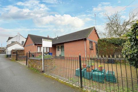 2 bedroom detached bungalow for sale - Dean Hollow, Audley, Stoke-On-Trent