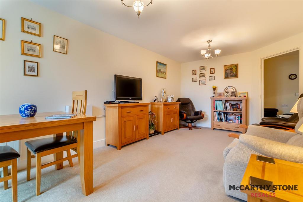 8586887-interior04.jpg