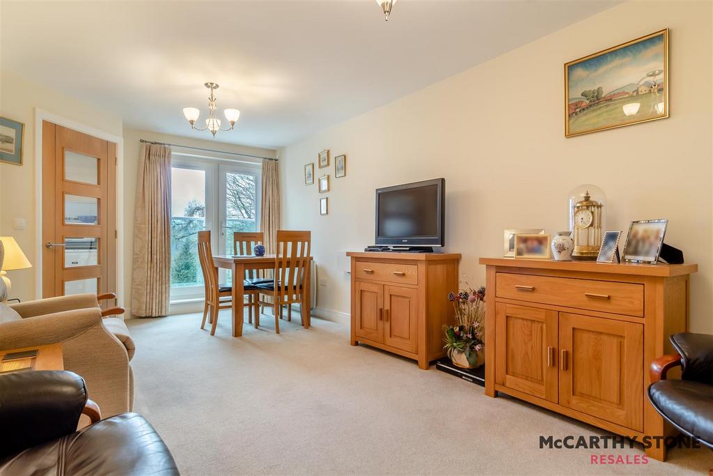 8586887-interior01.jpg