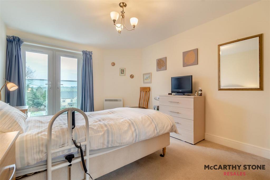 8586887-interior10.jpg