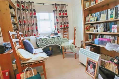 2 bedroom flat for sale, Marlborough Court, Lowestoft