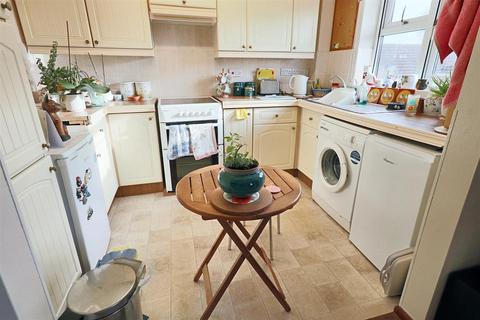 2 bedroom flat for sale, Marlborough Court, Lowestoft