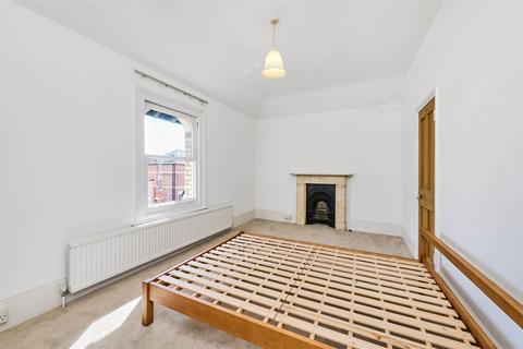 3 bedroom house to rent - Colinette Road, London