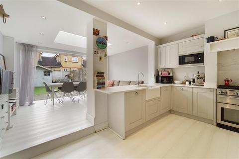 4 bedroom house for sale - Havelock Road, London SW19