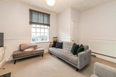 2 bedroom terraced house to rent - Barwick Place, Sale