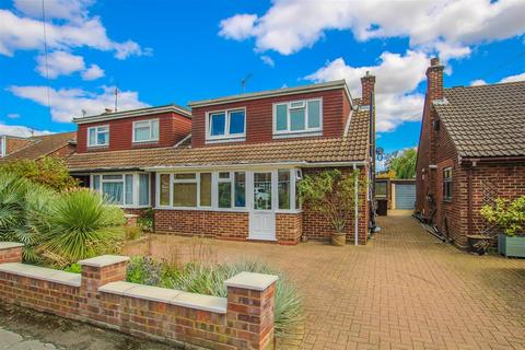 3 bedroom semi-detached house for sale - Victors Crescent, Hutton, Brentwood