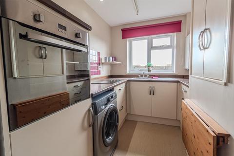 2 bedroom maisonette for sale, Manor Green Walk, Carlton, Nottingham