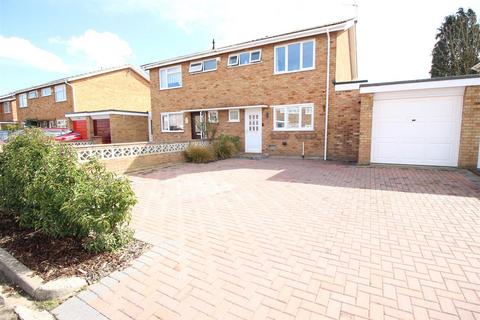 3 bedroom semi-detached house for sale, Mowbray Crescent, Stotfold, SG5 4DY