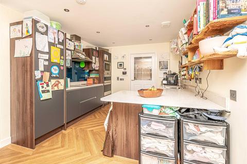 50a Acremoar Drive, Kinross, KY13 8RE