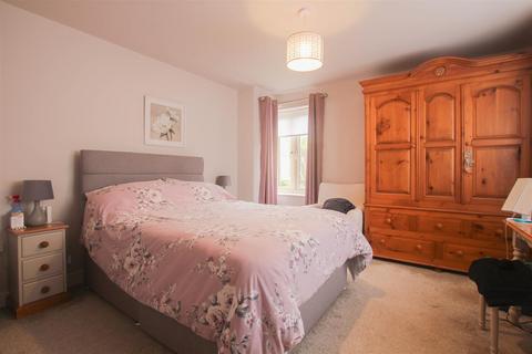 2 bedroom detached bungalow to rent - Fishmere Mead, Saffron Walden CB11