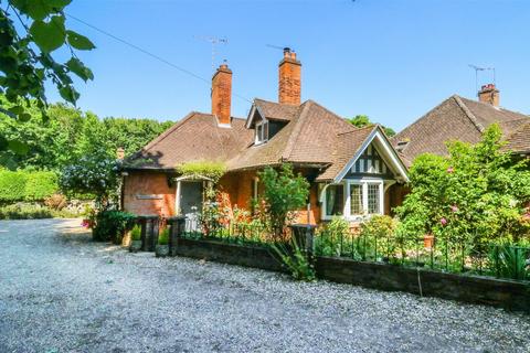 3 bedroom cottage for sale, Cheveley Park, Cheveley CB8