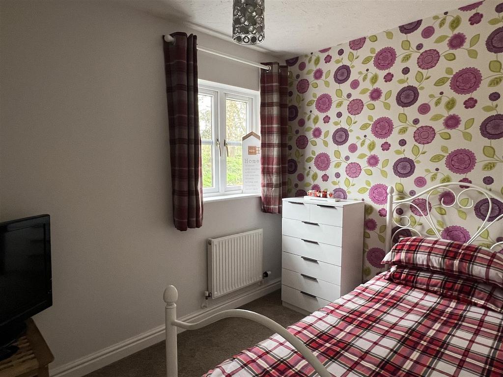 Bedroom:
