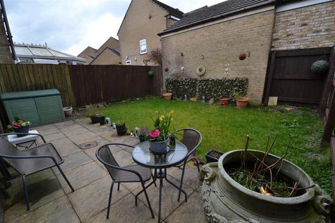 4 bedroom detached house for sale, Alexandra Street, Queensbury