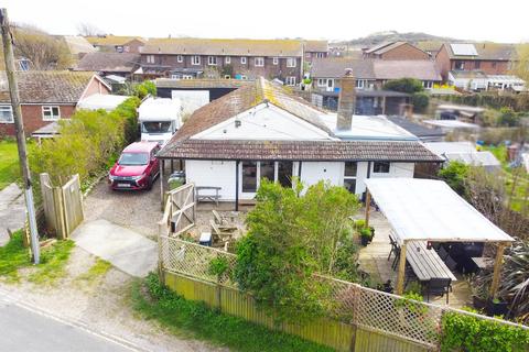 3 bedroom detached bungalow for sale - Camber