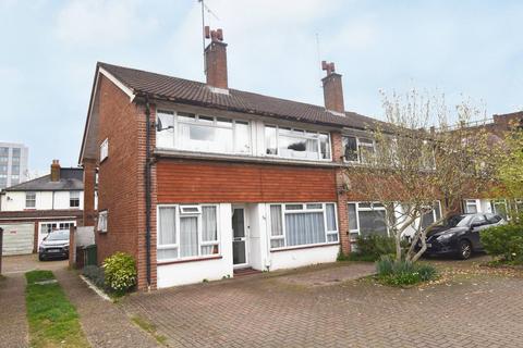 2 bedroom maisonette for sale, New Zealand Avenue, Walton-on-Thames, KT12