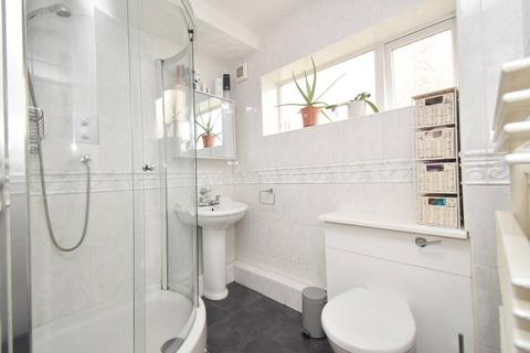 2 bedroom maisonette for sale, New Zealand Avenue, Walton-on-Thames, KT12