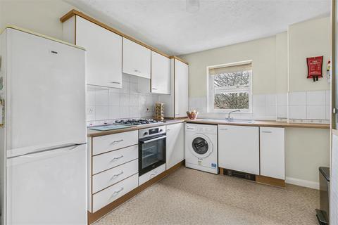 2 bedroom property for sale, College Fields, Cambridge CB4