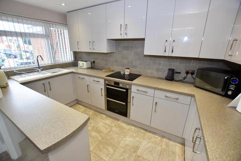 3 bedroom terraced house for sale, Fairways Close, Allesley Village, Coventry