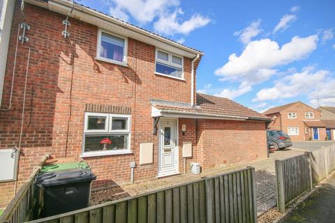 3 bedroom end of terrace house for sale, Lamport Court, King's Lynn, PE30
