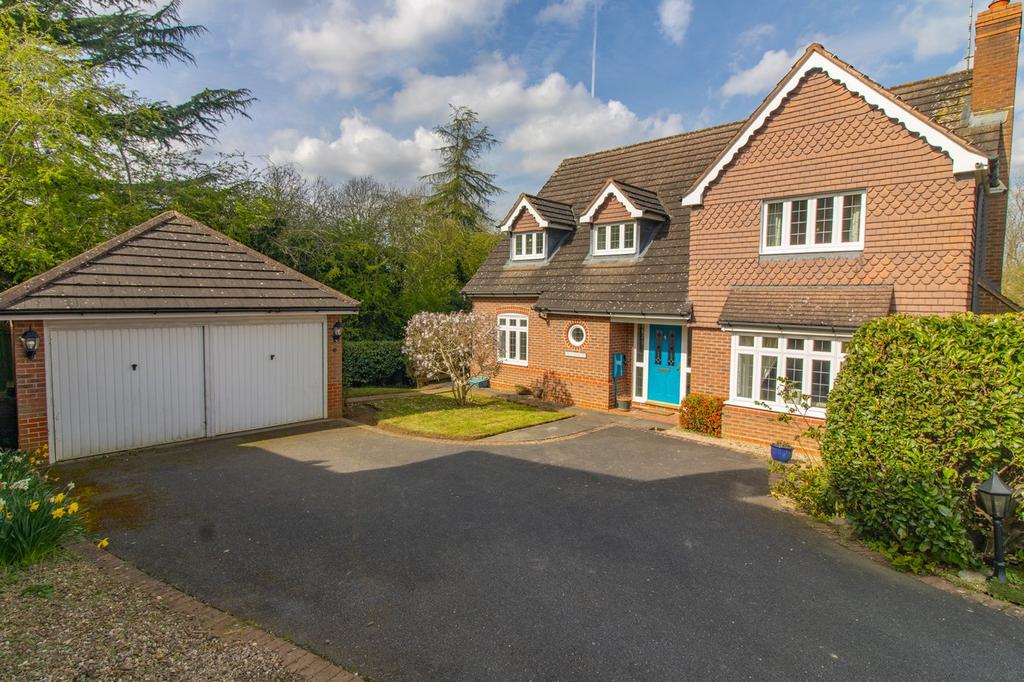 Scrivener Close, Bushby, LE7 4 bed detached house for sale £565,000