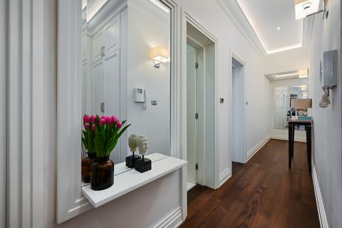 2 bedroom flat to rent - Ashburn Gardens, SW7