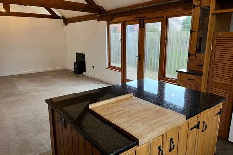 2 bedroom barn conversion to rent, Fosse Road, Car Colston NG13