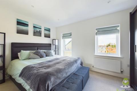 33 Bloomfields, Rainham, Gillingham, ME8 7BZ