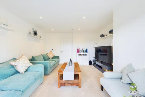 33 Bloomfields, Rainham, Gillingham, ME8 7BZ