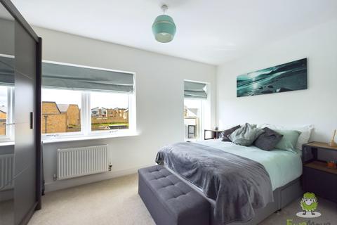 33 Bloomfields, Rainham, Gillingham, ME8 7BZ