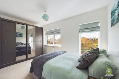 33 Bloomfields, Rainham, Gillingham, ME8 7BZ