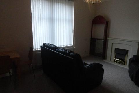 2 bedroom flat to rent, 20A Abbotsford Place, ,