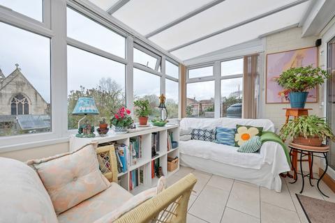 5 Coronation Road, Corby Glen, Grantham, NG33 4LZ