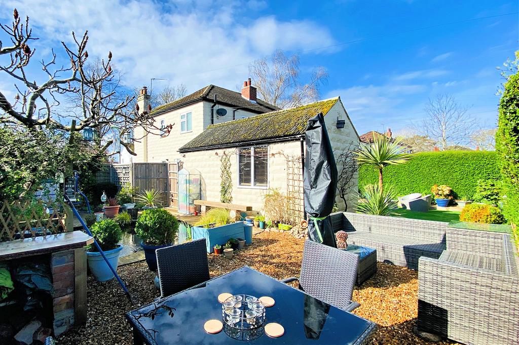 Barkby Road, Queniborough, LE7 3 bed semidetached house for sale £