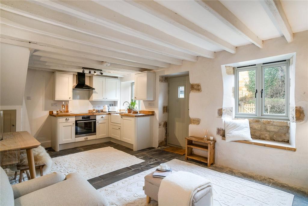 Sitting Room/Kitchen
