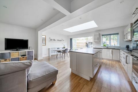 24 Bridge Road, Weybridge, KT13 8XT