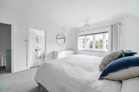24 Bridge Road, Weybridge, KT13 8XT